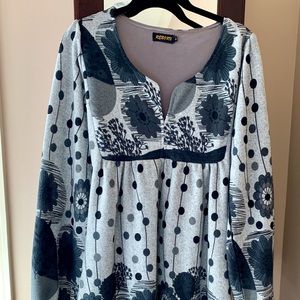 Wear as a dress or tunic over leggings.  Size L